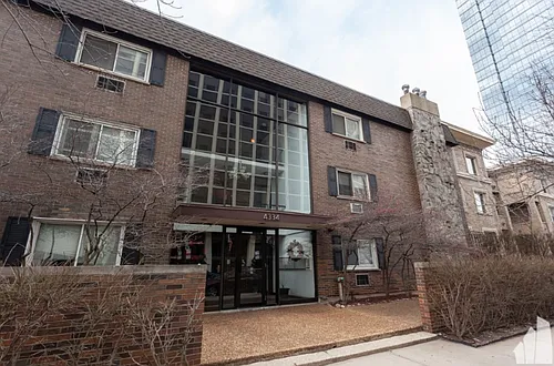 4334 N Clarendon Ave #209 Photo 1