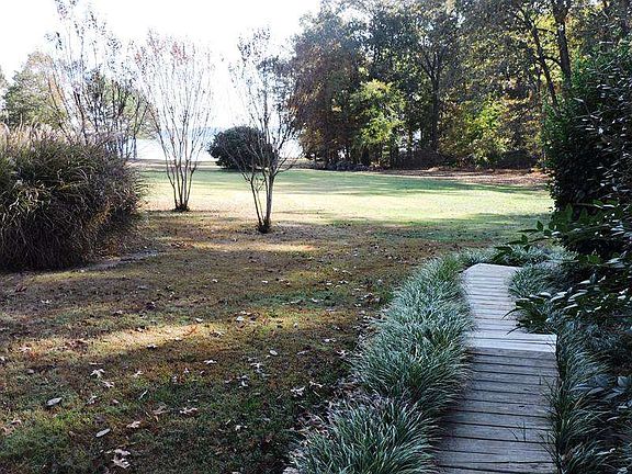 3rd image of 98 Cemetery Hill Ln