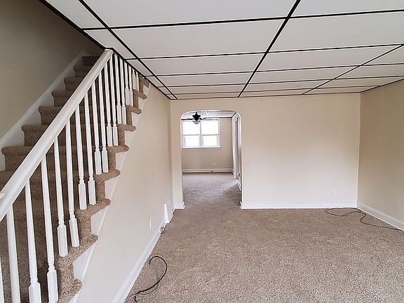 2nd image of 221 Spruce St