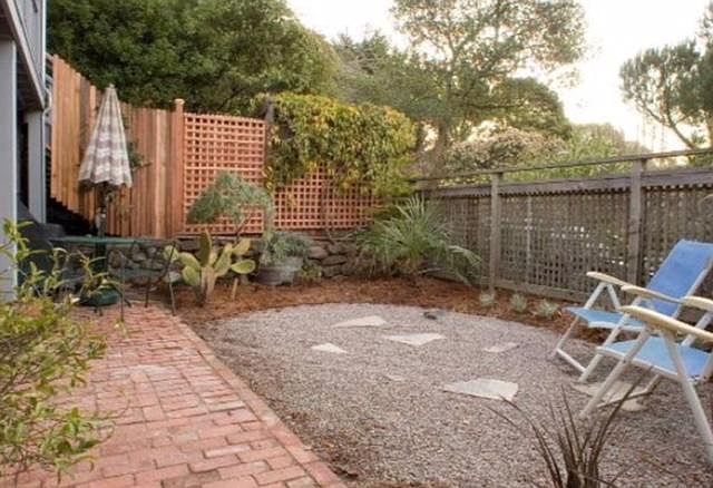 Private front patio and garden