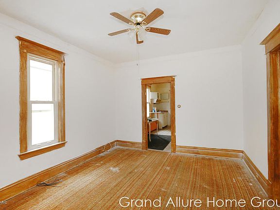 4th image of 1024 Crosby St NW