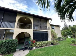 327 Pine Ridge Cir APT B-2, Greenacres, FL 33463