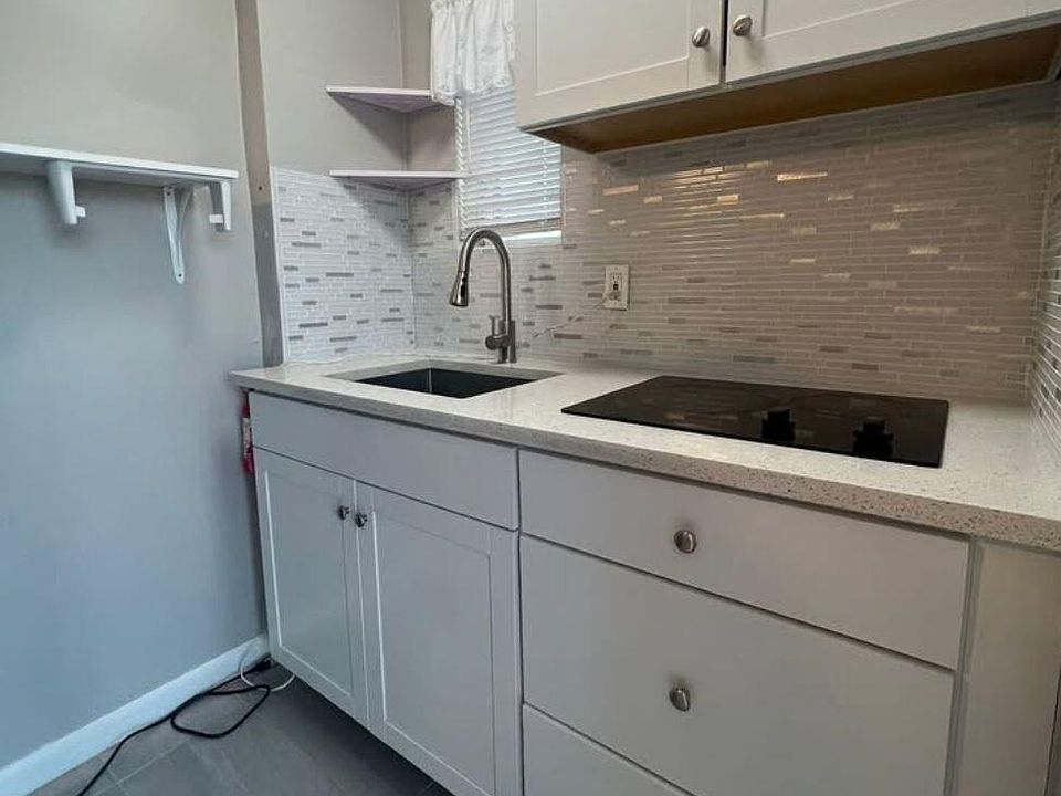 1st image of 2843 Forest Hill Blvd