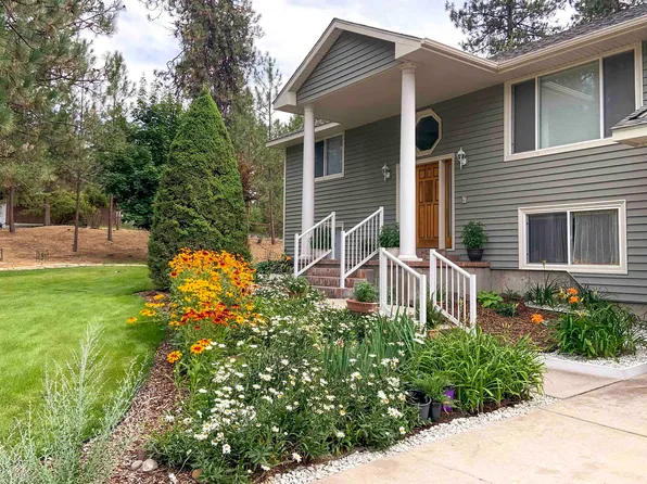 12829 W Suncrest Dr, Nine Mile Falls, WA 99026