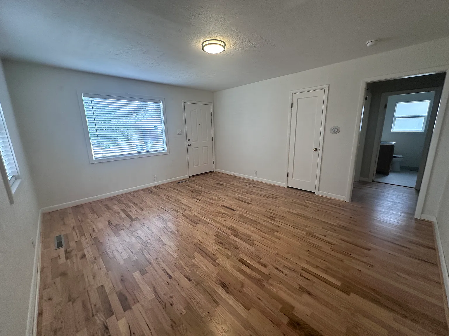 739 Vivian St — Photo 2