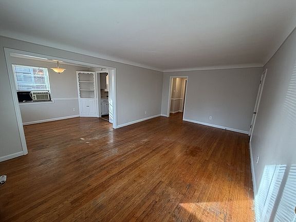3rd image of 5929 Oakwood Ave #2