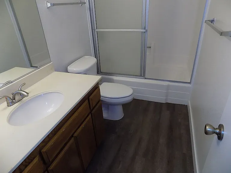 449 Montgomery St — Photo 17