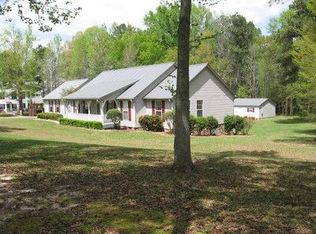 1150 Country Club Rd, Roanoke, AL 36274