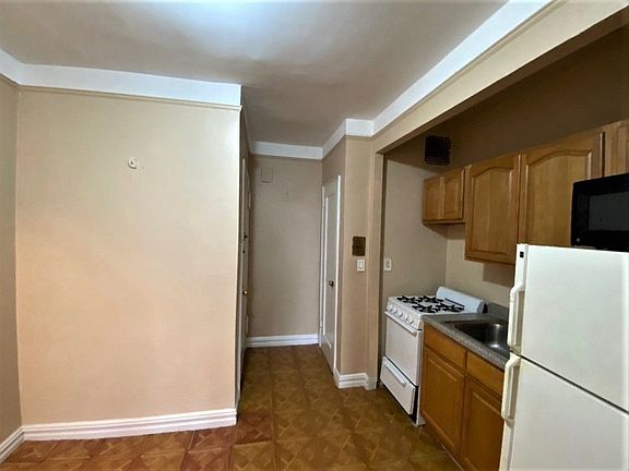 2nd image of 1625 E 13th St Floor 4