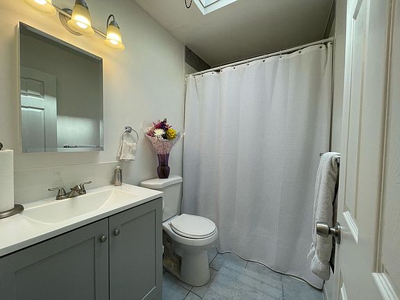 4th image of 8535 Marsden St