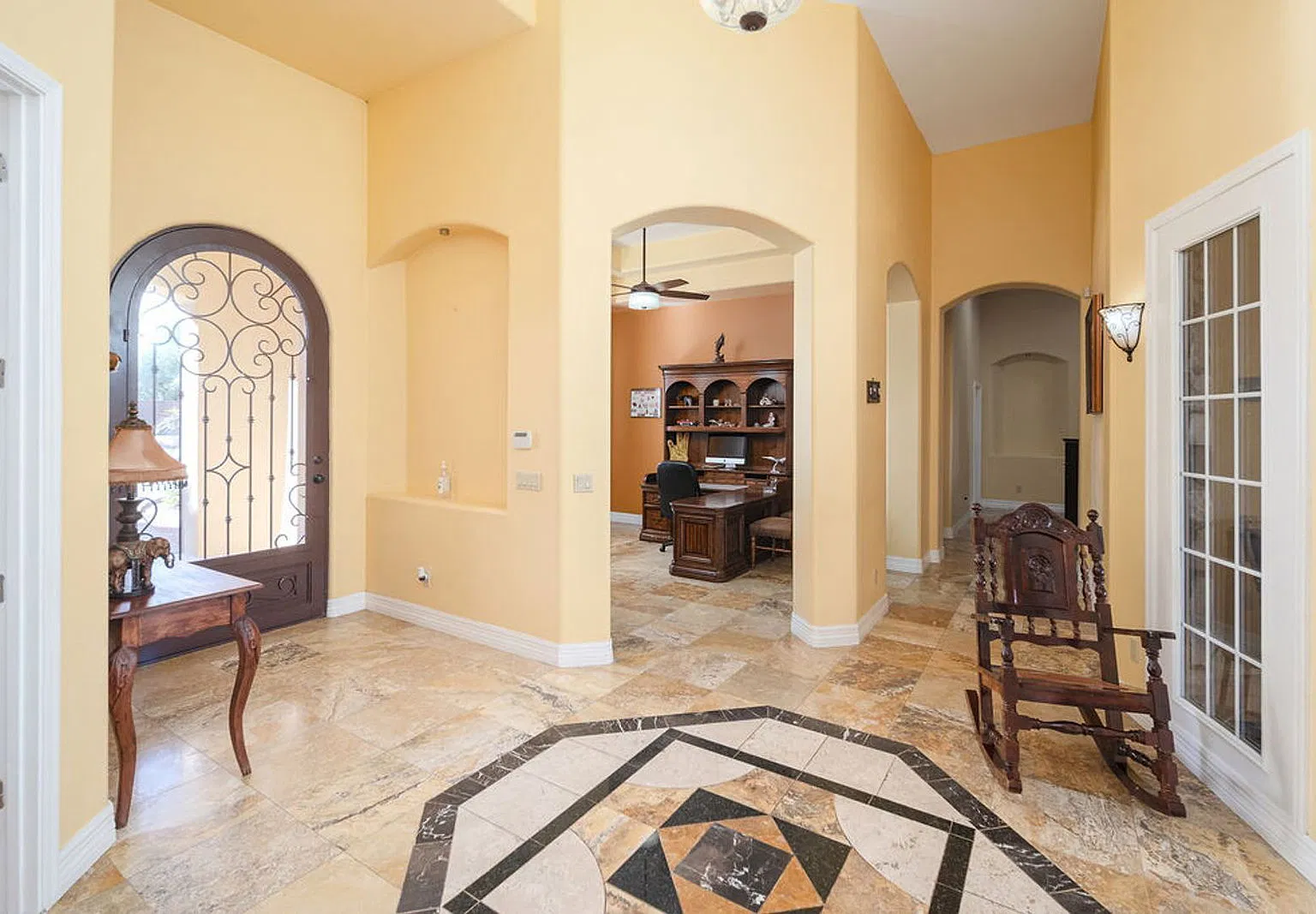 4 bed, 4.5 bath, 3723 sqft, $5,000 — Photo 2