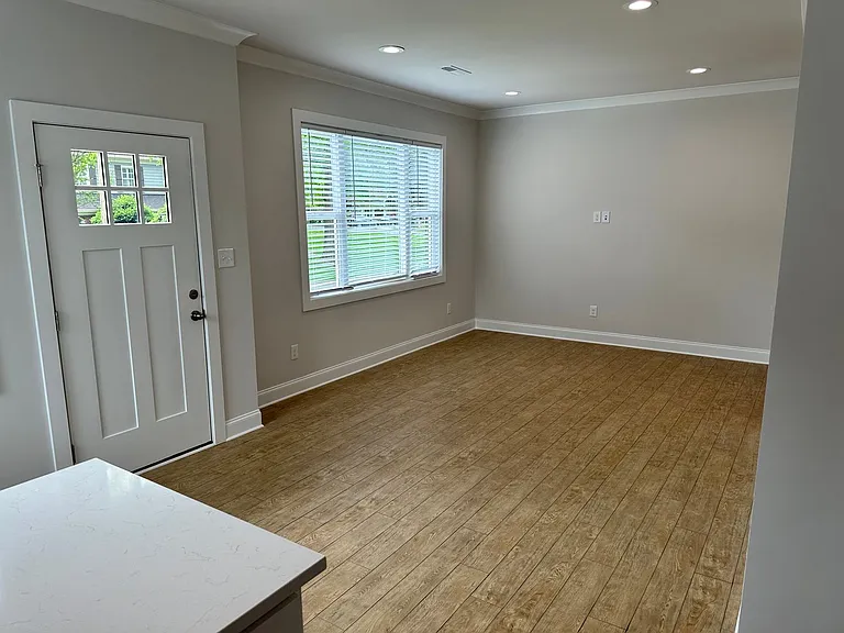 1211 Goodwin Ave — Photo 2