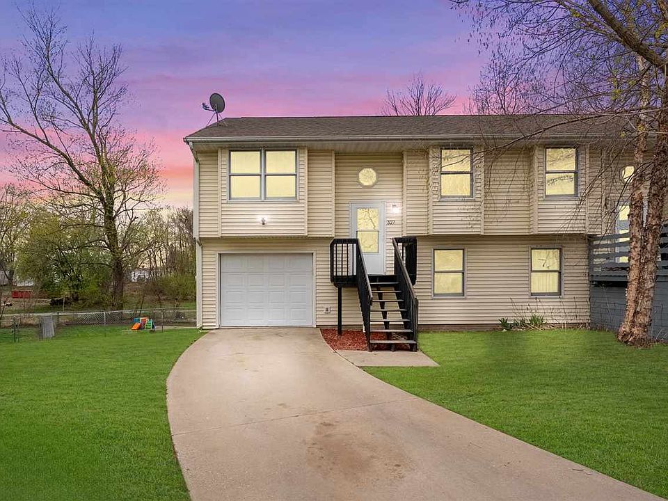 1st image of 327 Parkview Ct