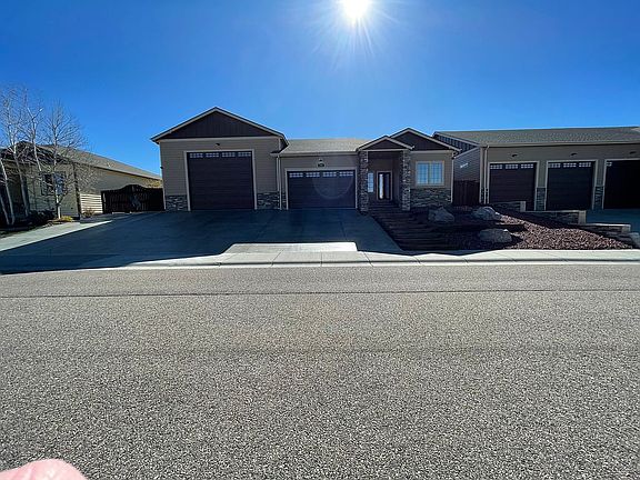 2nd image of 2895 Casa Grande Dr