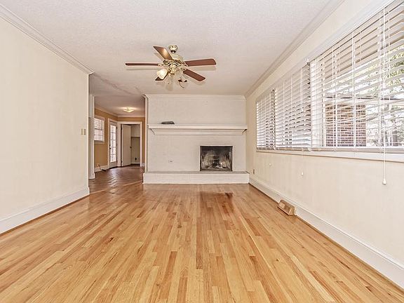 2nd image of 107 Ayers Cir