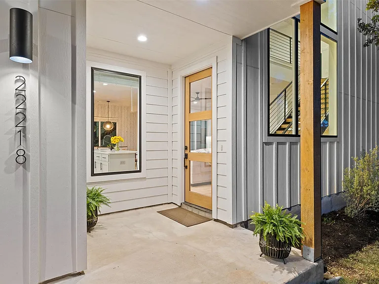 22218 Briarcliff Dr — Photo 3