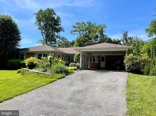 5821 Midhill St, Bethesda, MD 20817