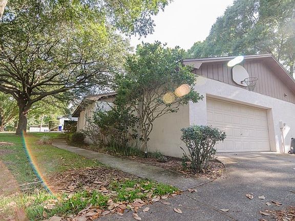 3rd image of 4567 Hillman Ln