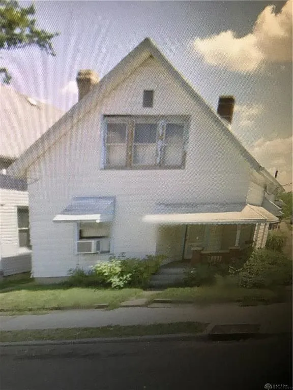 2074 Benninghofen Ave photo 1