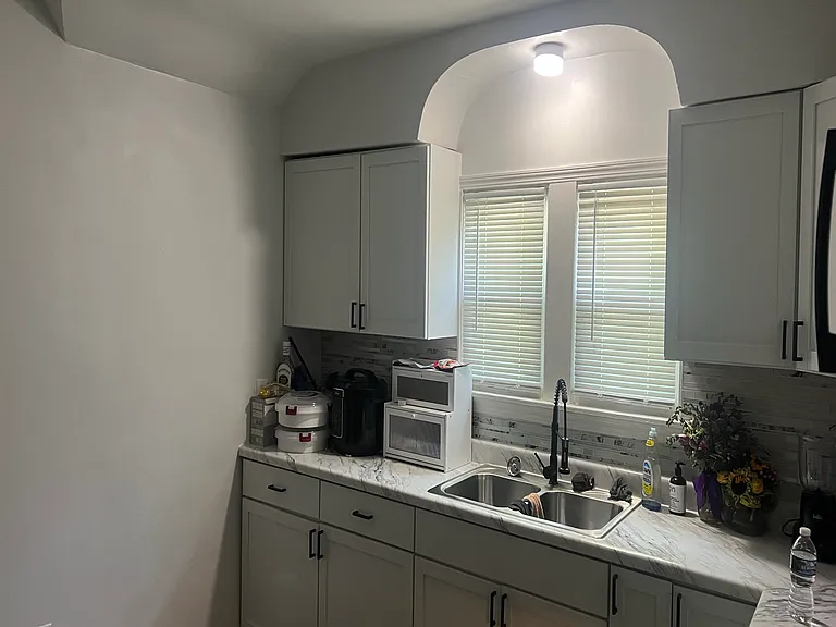 4065 N Elmhurst Rd — Photo 6
