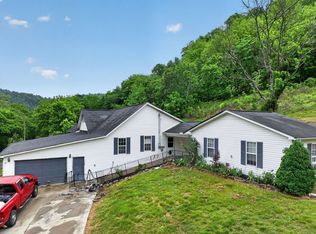 241 Milligan Ln, Gassaway, TN 37095