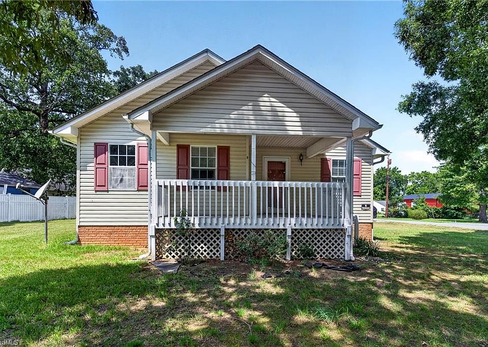 1st image of 8 Hinkle St