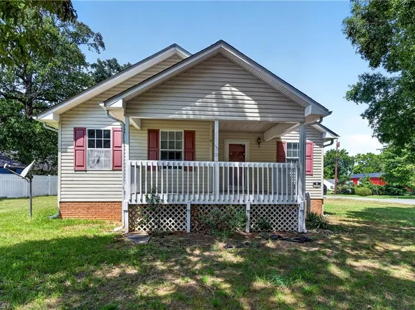 8 Hinkle St, Thomasville, NC 27360
