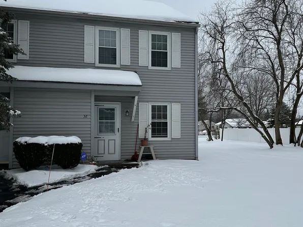 32 Gilbert Square #32, Milton, VT 05468