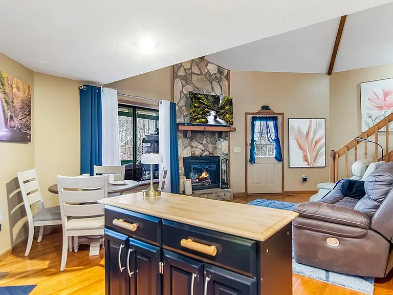 102 Mizzen Ct — Photo 22