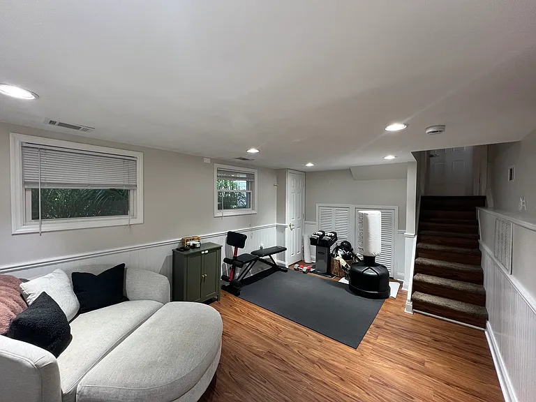 221 2nd St — Photo 14