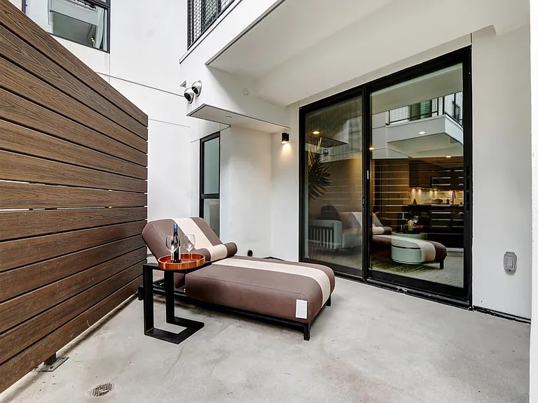 Zen Hollywood — Photo 23