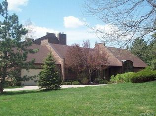 20 Hidden Ridge Cmn, Williamsville, NY 14221