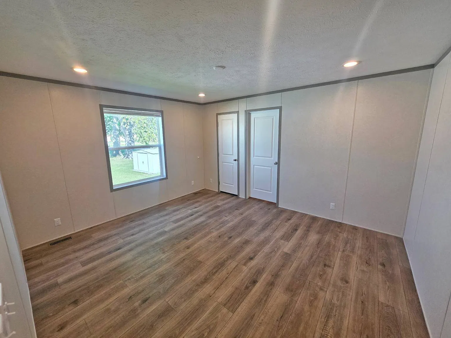 3 bed, 2.0 bath, 1140 sqft, $1,295 — Photo 3