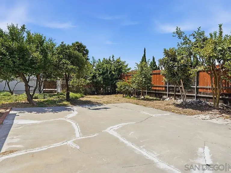 3942 Casita Way — Photo 32
