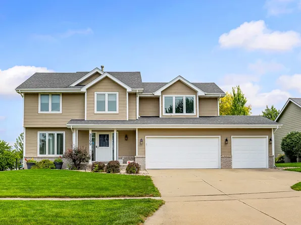 2199 NW 147th St, Clive, IA 50325