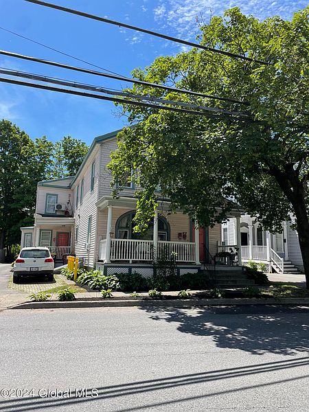5th image of 142 Washington Street