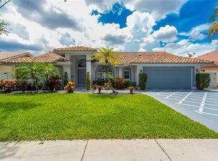 731 SW 93rd Ter, Pembroke Pines, FL 33025