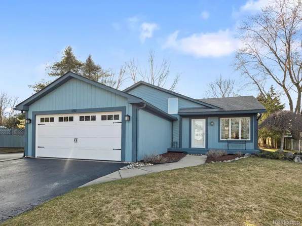 1192 Keble Ln, Oxford, MI 48371