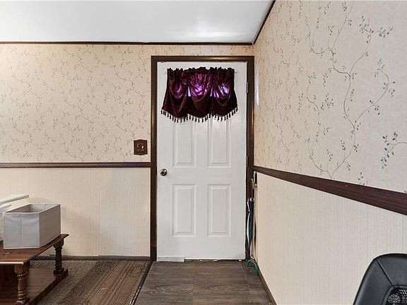 2nd image of 214 Park Ave