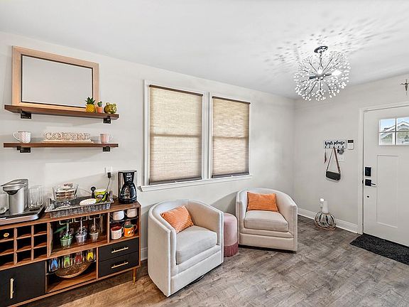 3rd image of 1010 Alura Ave