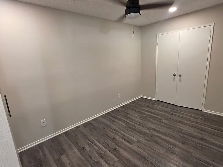 14420 Vista Real Apts — Photo 6