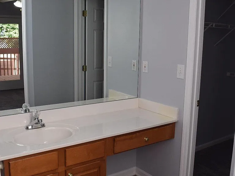 2917 Woodbrook Ct — Photo 8