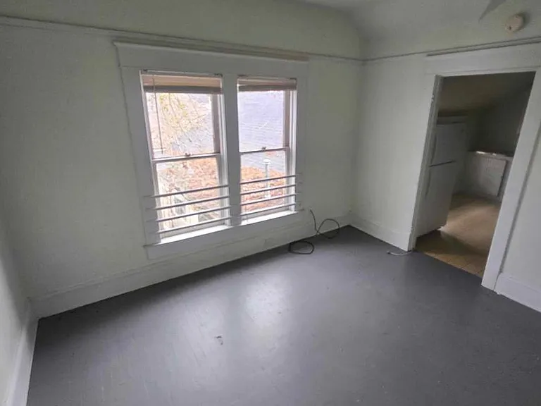 958 SE Pine St #968-1-7 — Photo 2