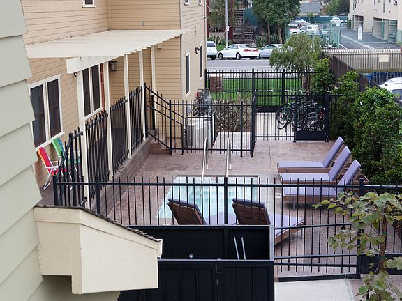 4th image of 2716 Ellendale Pl #27164-A