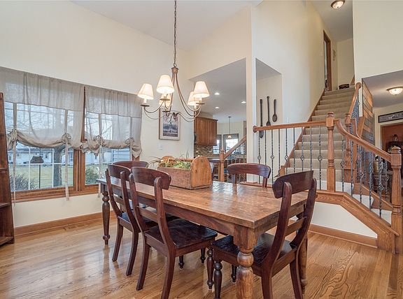 5th image of 1220 Hunter Dr