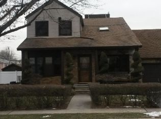 39 Shadow Ln, Staten Island, NY 10306