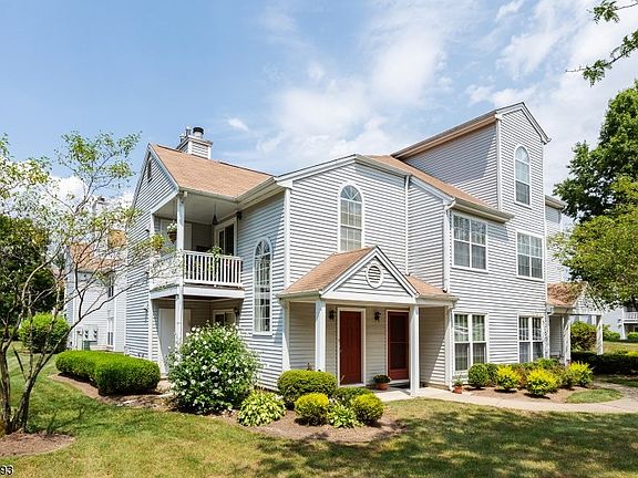 2nd image of 15 Homestead Ln