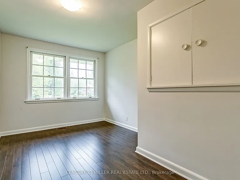91 Ennisclare Dr E — Photo 17