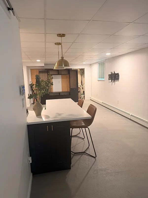 Studio, 1296 sqft, $2,200 — Photo 1
