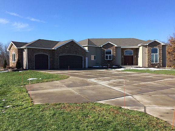 2nd image of 160 Hickory Hill Dr
